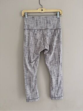 Lululemon Gray purple Patterned High-Waist align crop Leggings